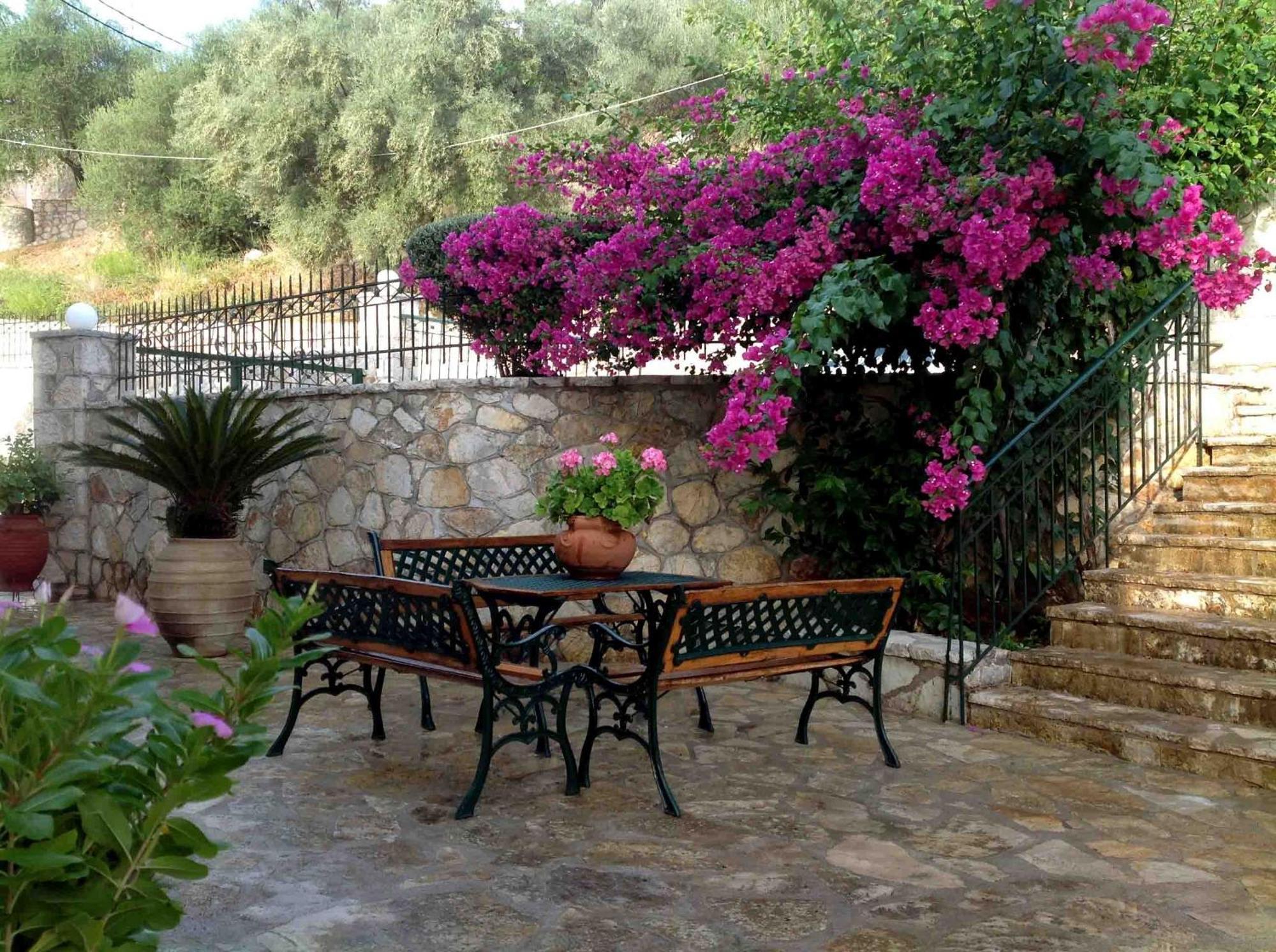 Villa Diana Nikiana Exterior photo