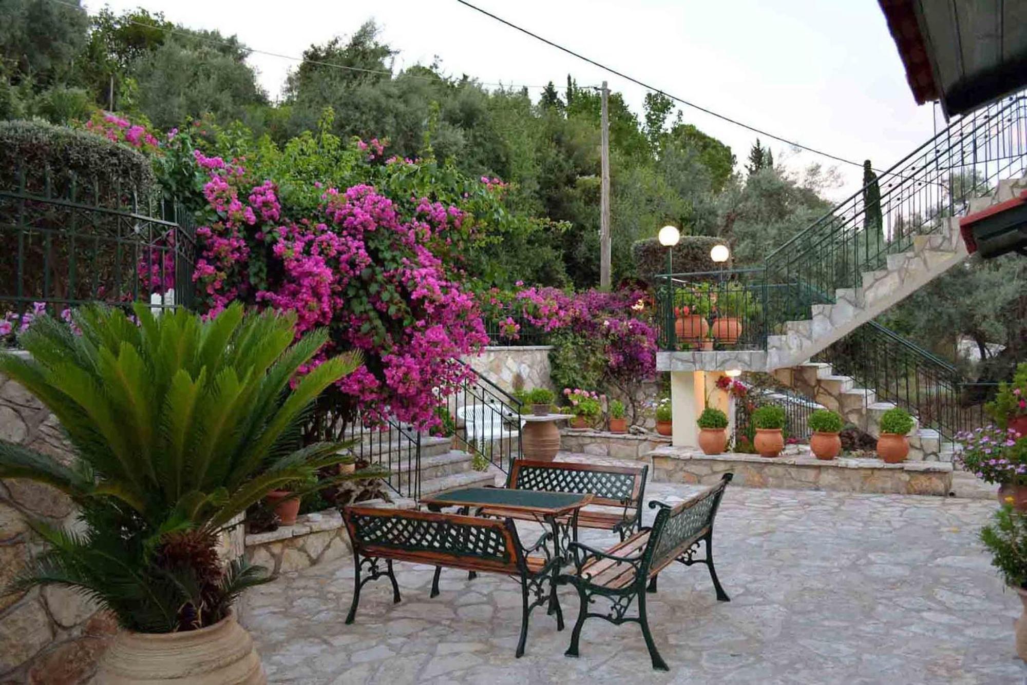 Villa Diana Nikiana Exterior photo